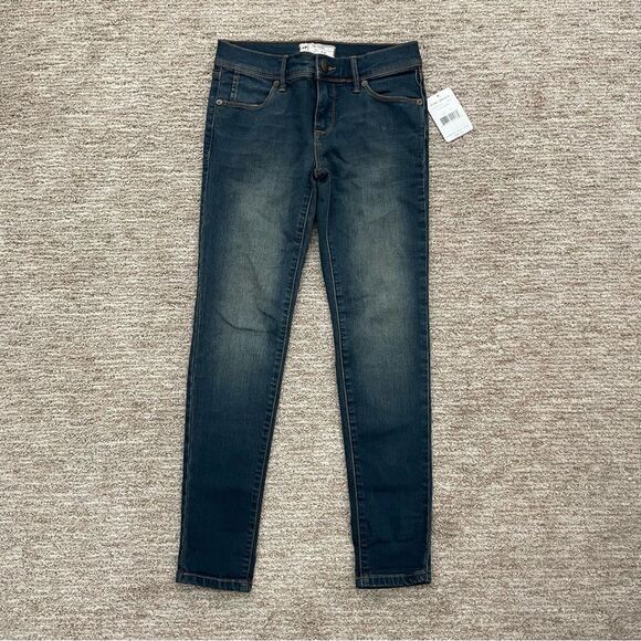 🚨 3 for $25 - FREE People Nwt Crop Jean Ella Wash - Picture 1 of 7